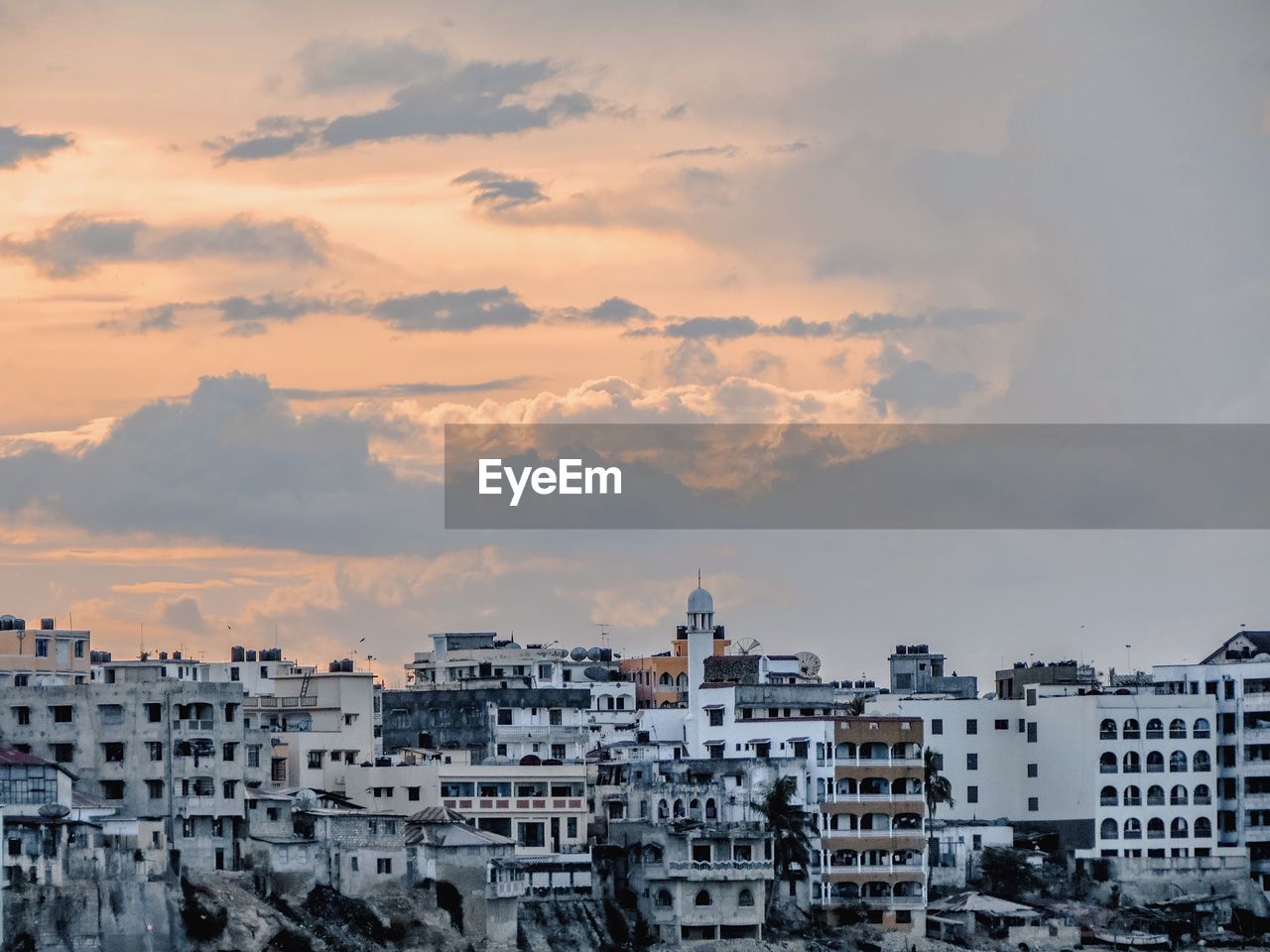 CITYSCAPE AGAINST SKY