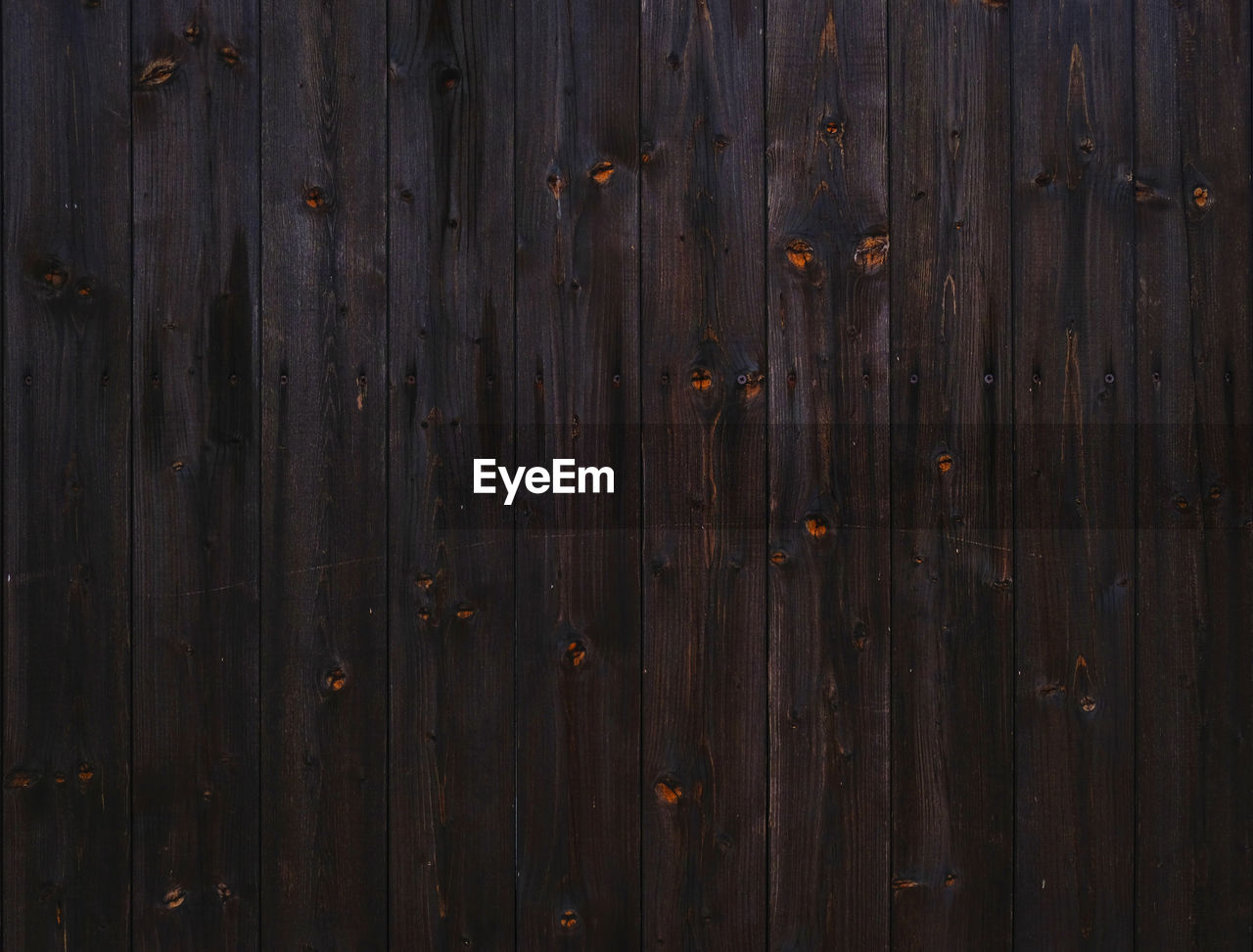 FULL FRAME OF WOODEN WALL