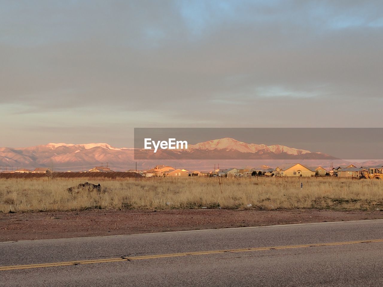 SCENIC VIEW OF ROAD AGAINST SKY