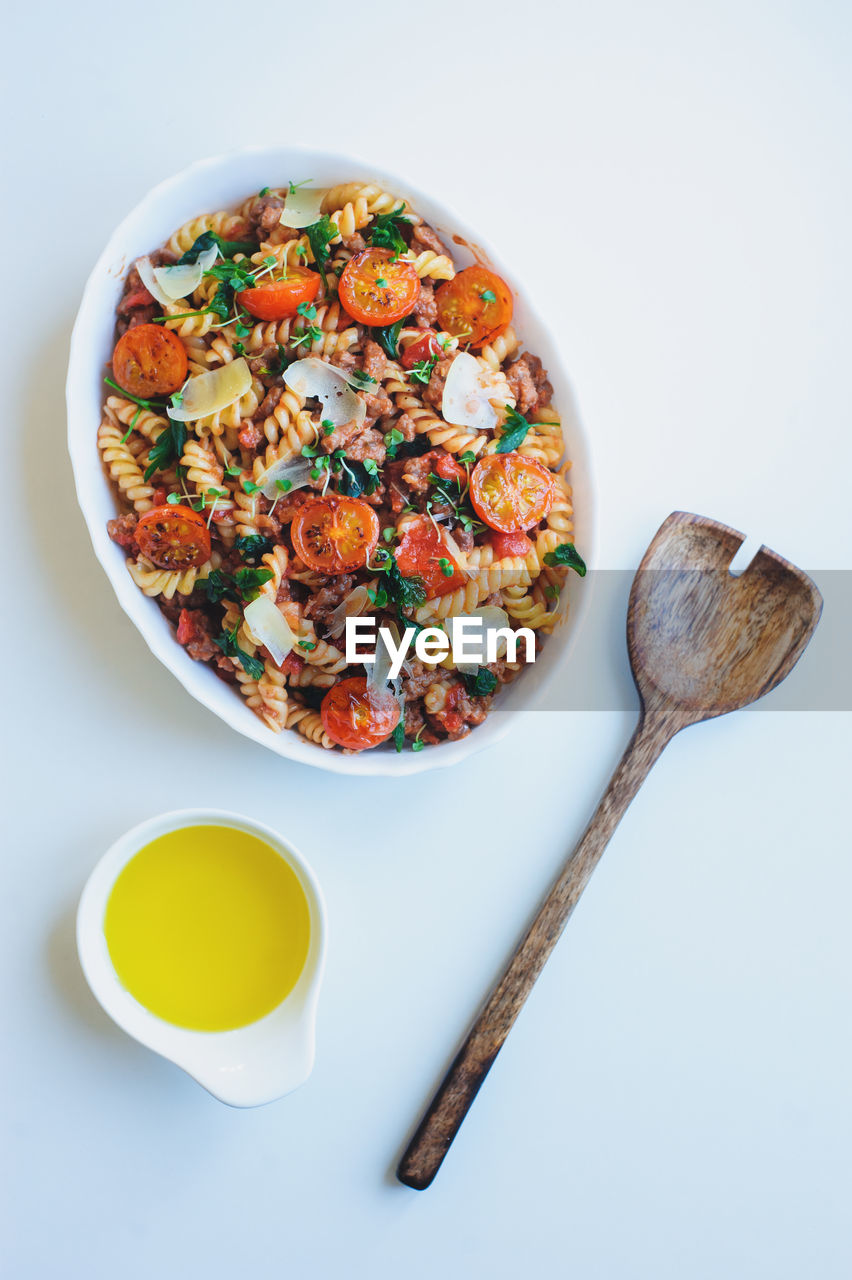 HIGH ANGLE VIEW OF BREAKFAST IN BOWL