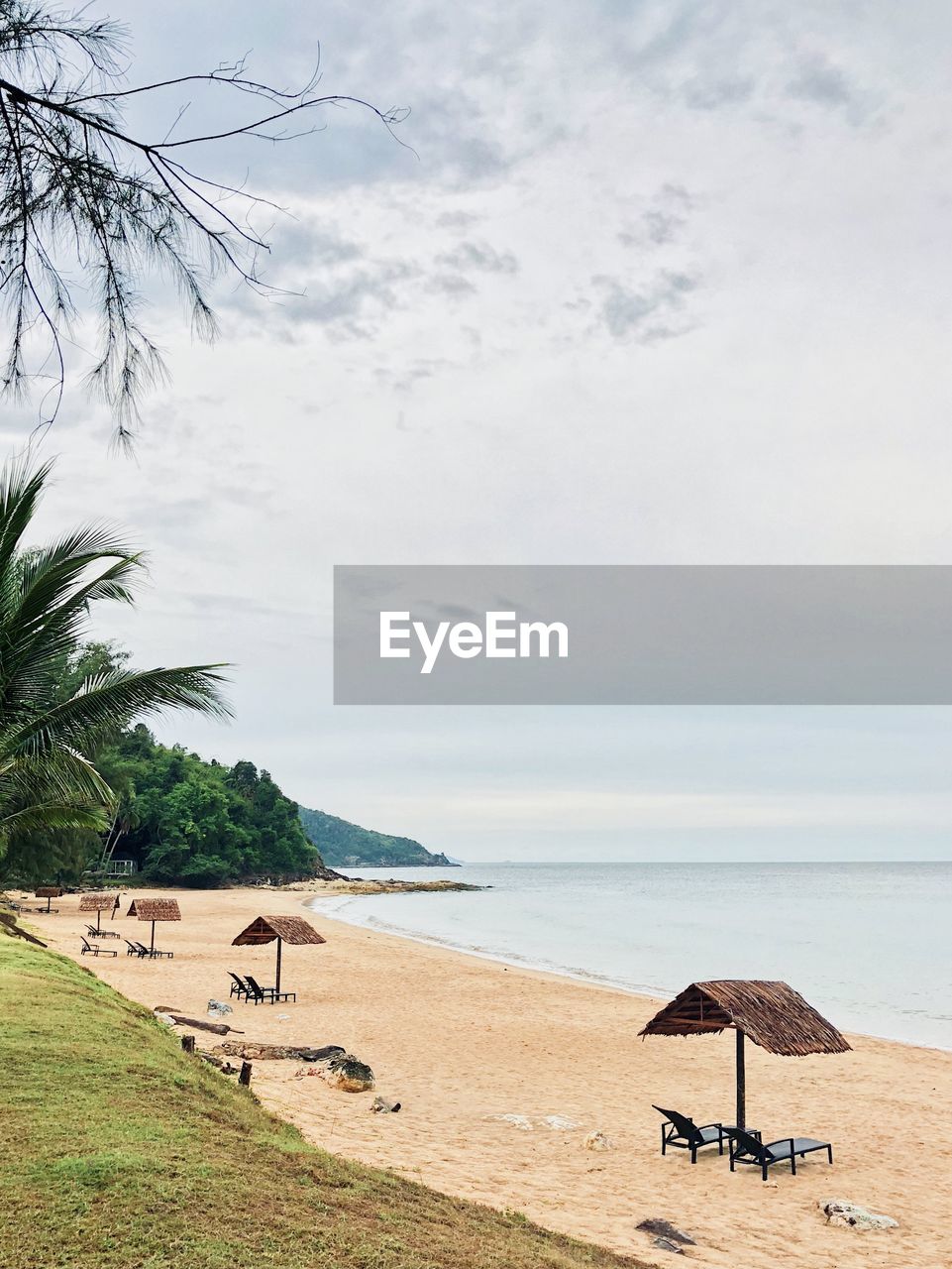 VIEW OF BEACH AGAINST SKY