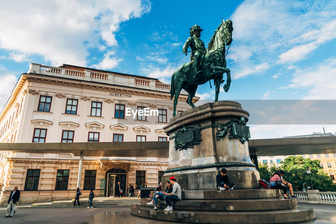 Architecture Bronze - Alloy Building Exterior City City Break City Gate Cityscape Cloud - Sky Day Embrace Urban Life King - Royal Person Monument Outdoors People Sculpture Sky Statue Tourism Tourist Travel Travel Destinations Vacations