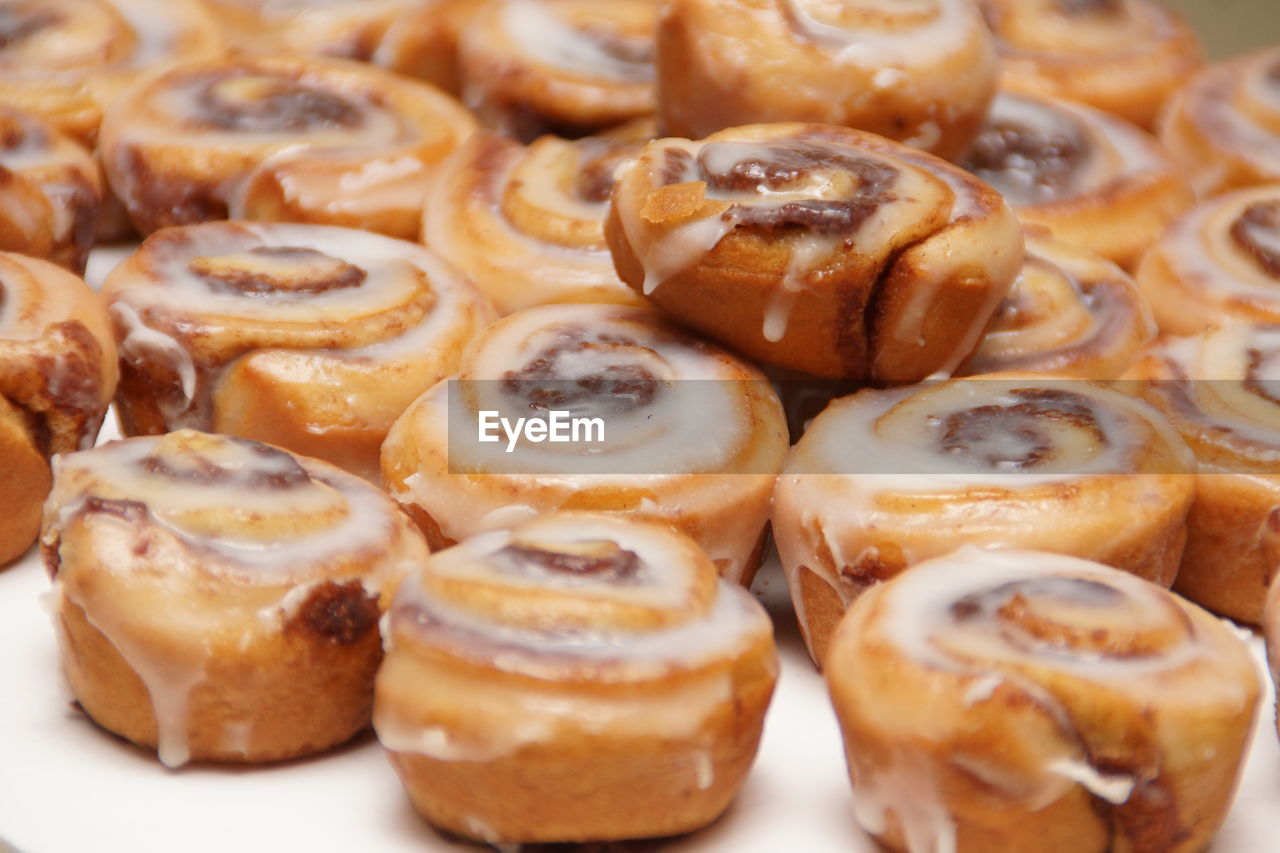 FULL FRAME SHOT OF DESSERT WITH BREAD