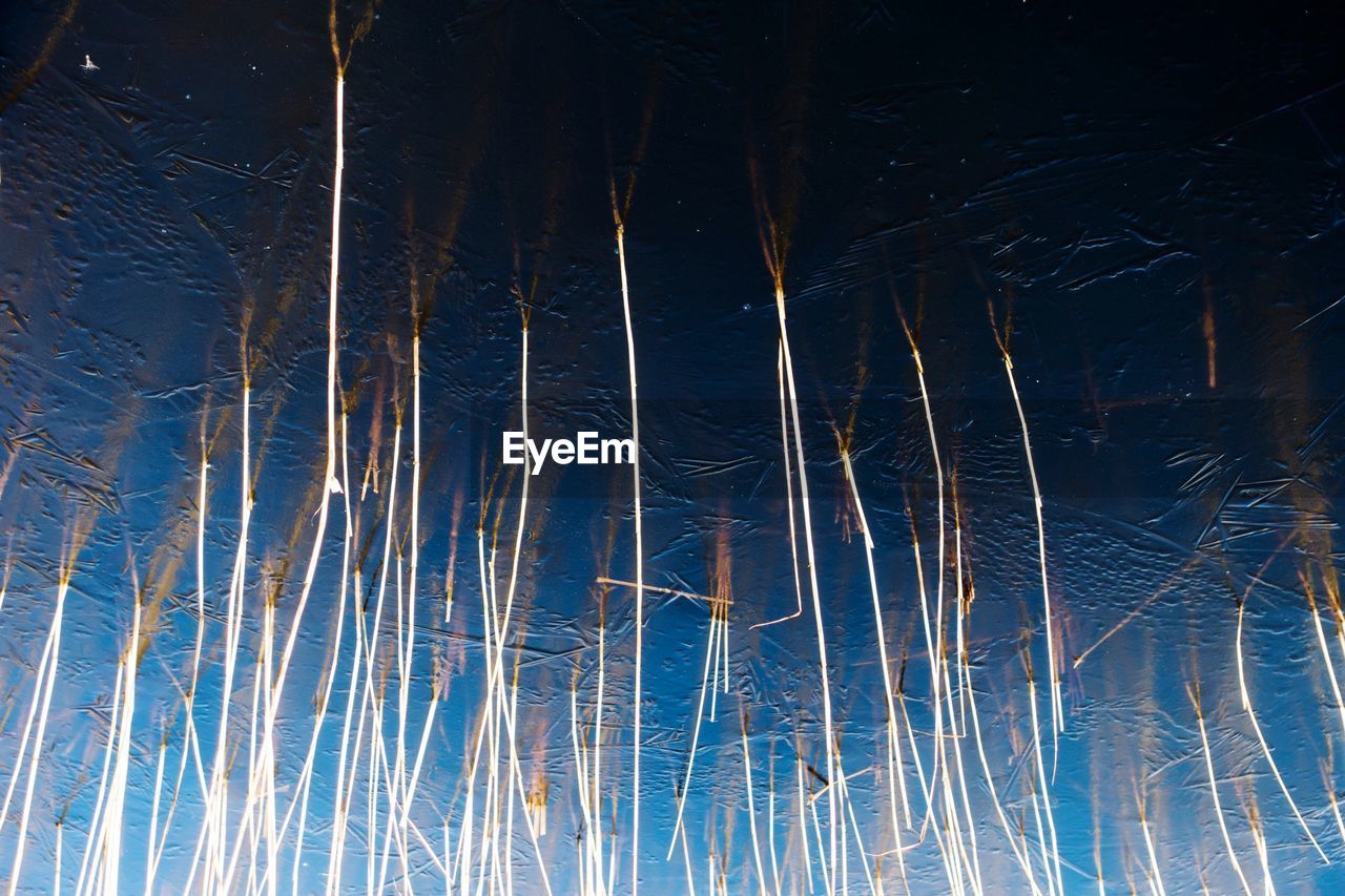 FULL FRAME SHOT OF WATER ON WALL