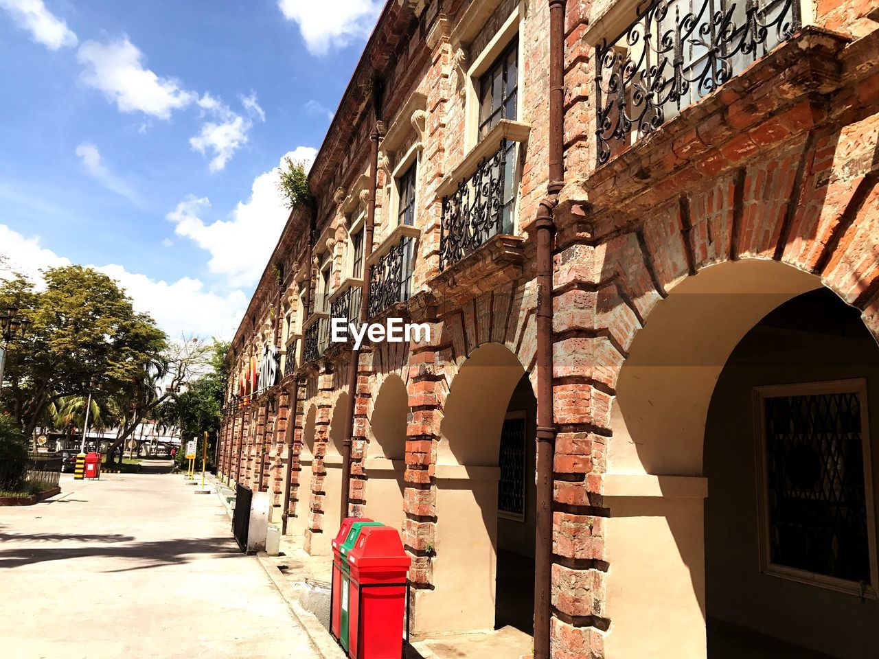 VIEW OF BUILDING AGAINST SKY