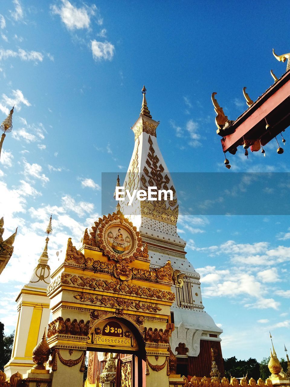 LOW ANGLE VIEW OF TEMPLE AGAINST SKY