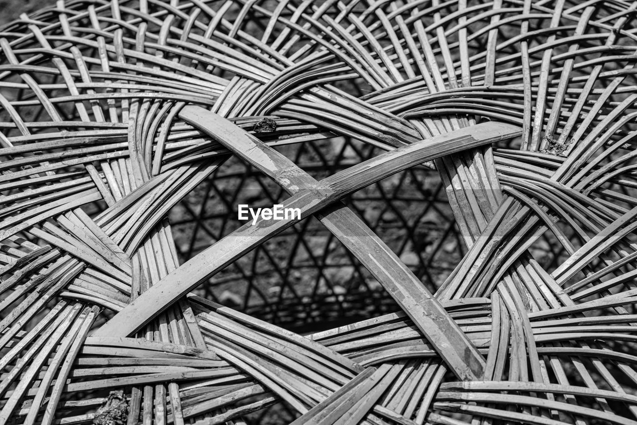 FULL FRAME SHOT OF TEXTURED PATTERN