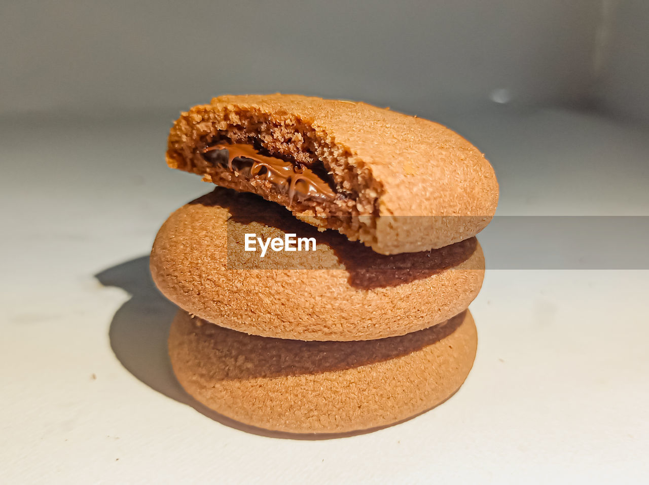 CLOSE-UP OF CAKE