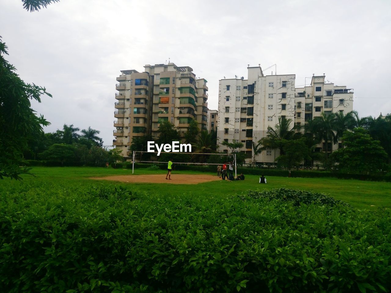 VIEW OF BUILDINGS IN CITY