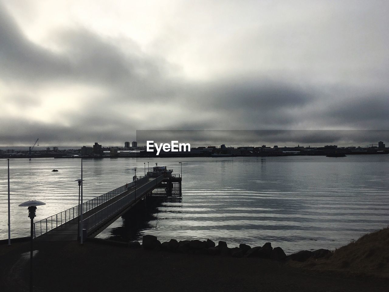 SCENIC VIEW OF PIER OVER SEA AGAINST SKY