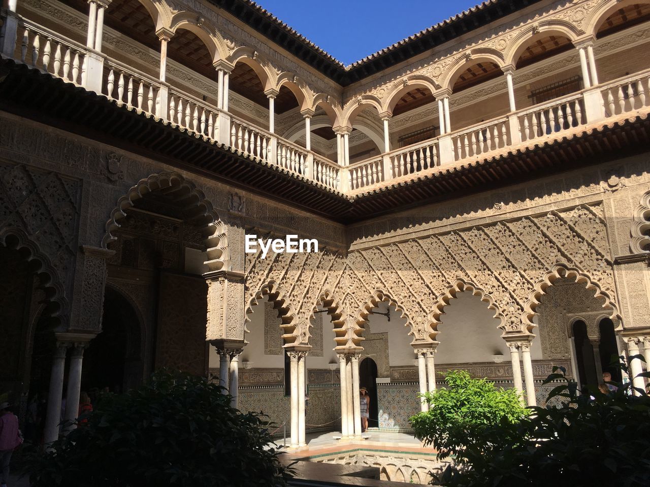 architecture, built structure, building exterior, palace, landmark, travel destinations, history, the past, plant, nature, architectural column, travel, arch, building, no people, tree, tourism, ancient history, city, facade, outdoors, sky