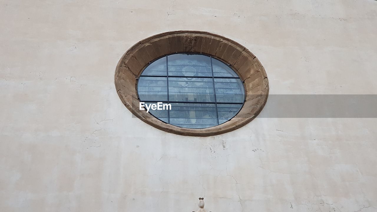 LOW ANGLE VIEW OF WINDOW
