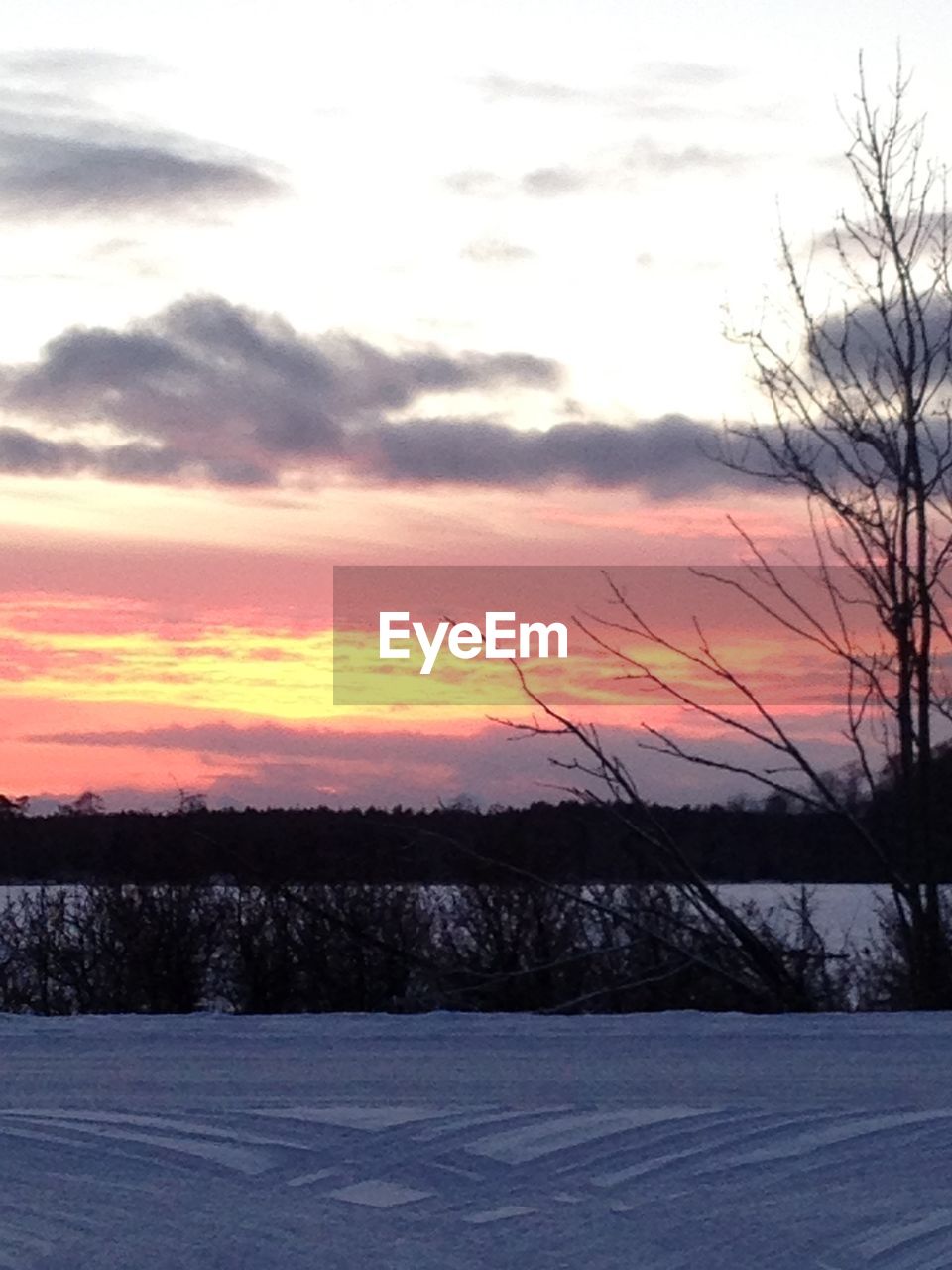 SCENIC VIEW OF LANDSCAPE AGAINST SKY DURING SUNSET