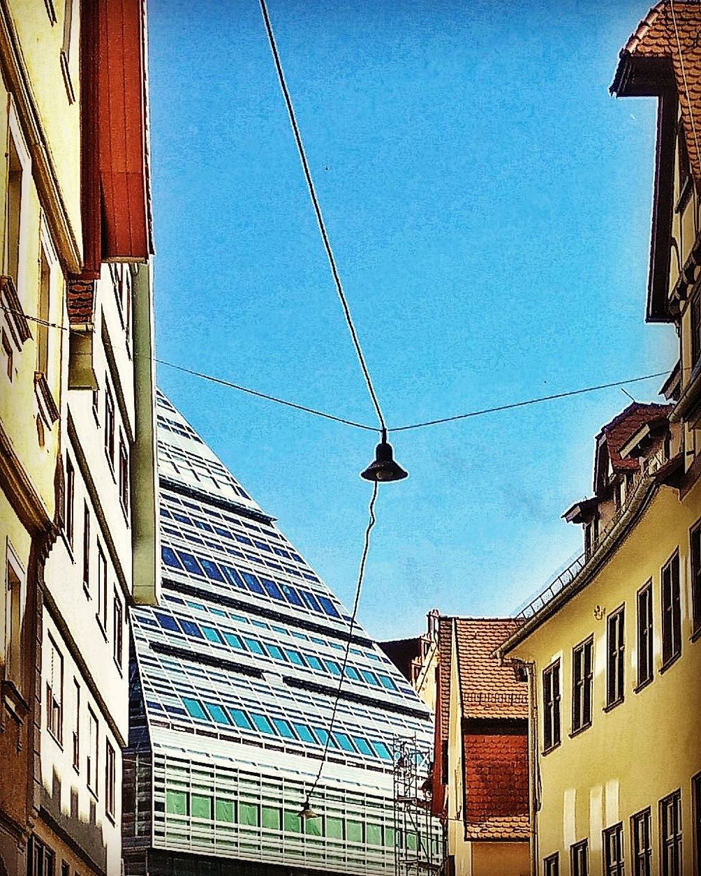 LOW ANGLE VIEW OF BUILDINGS IN CITY