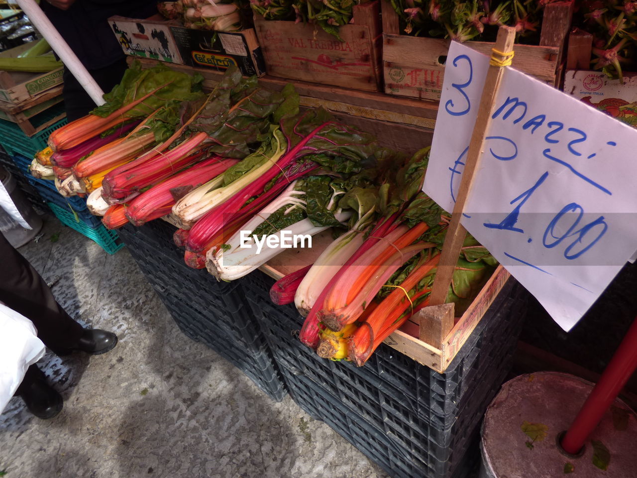 HIGH ANGLE VIEW OF VEGETABLES FOR SALE IN MARKET