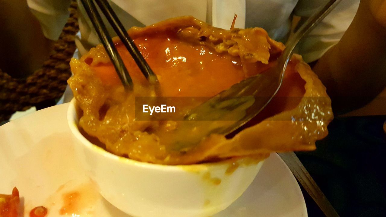 CLOSE-UP OF SERVING FOOD