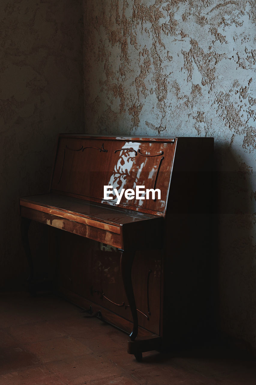 Empty piano at home