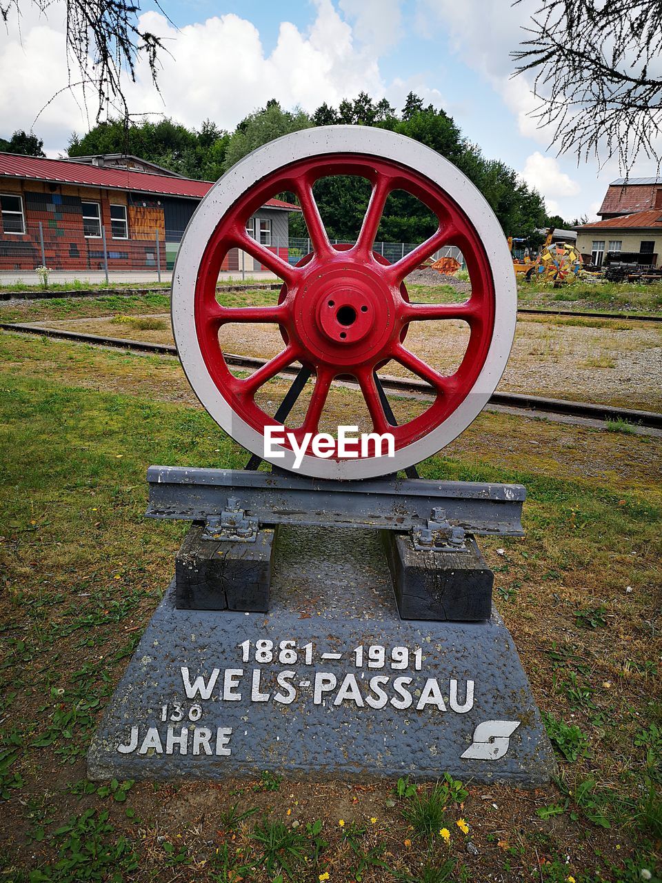 INFORMATION SIGN ON FIELD