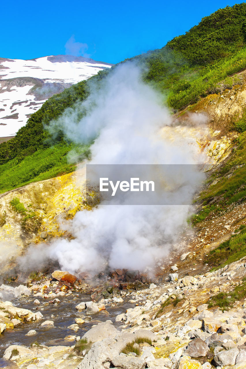 Dachniye hot springs, geyser valley in miniature near mutnovsky volcano in kamchatka peninsula