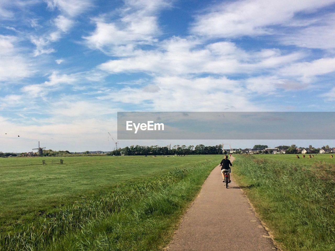 VIEW OF LANDSCAPE AGAINST CLOUDY SKY