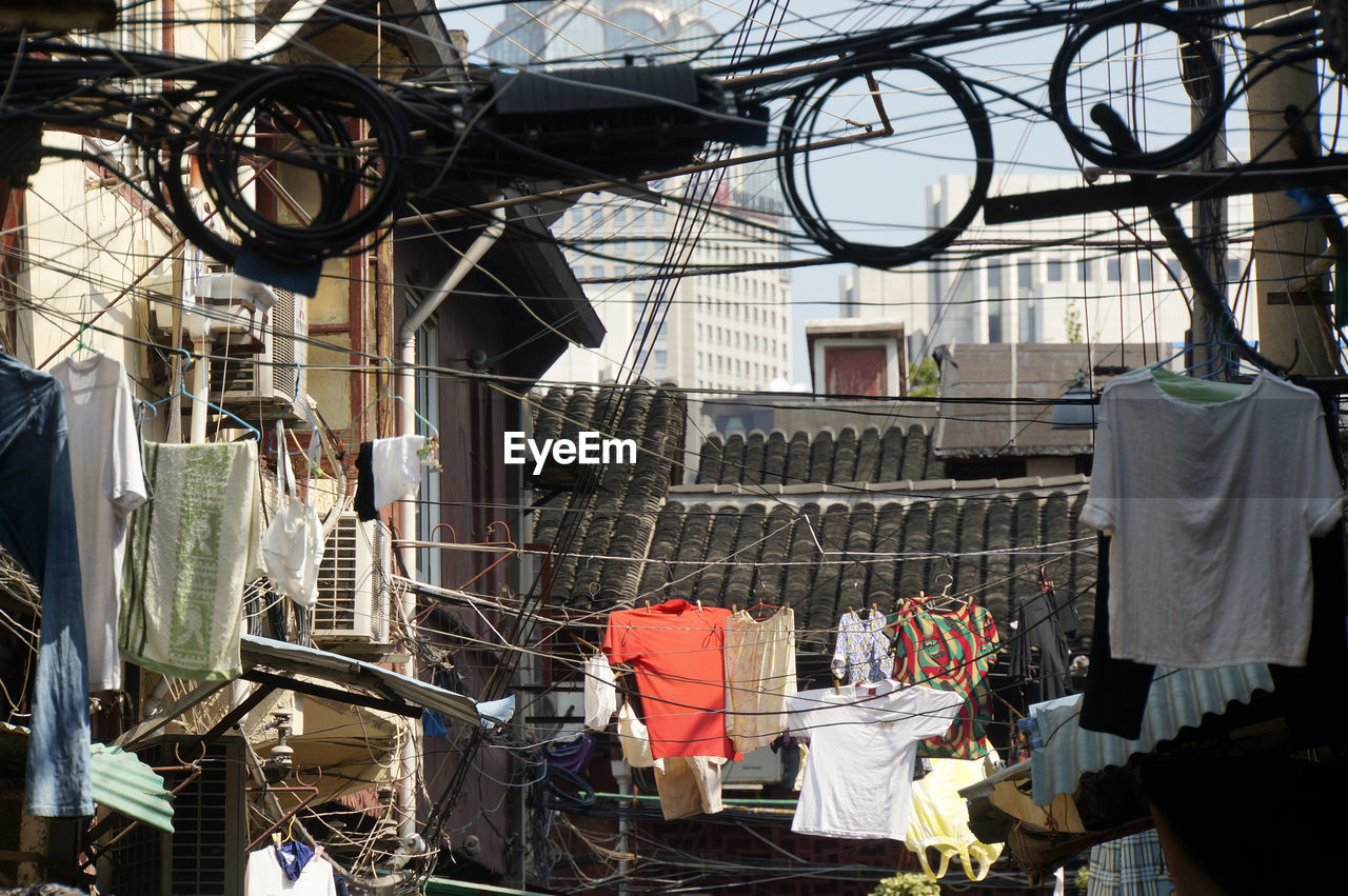 CLOTHES DRYING ON CITY