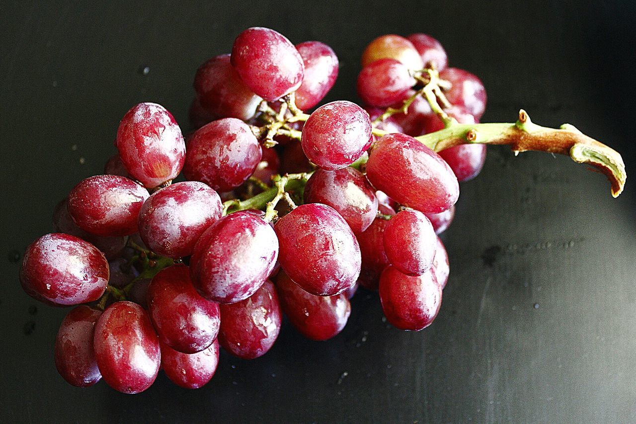 CLOSE-UP OF CHERRIES