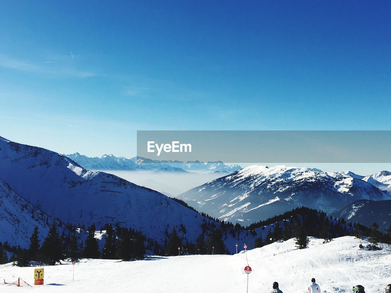 SNOWCAPPED MOUNTAINS AGAINST SKY