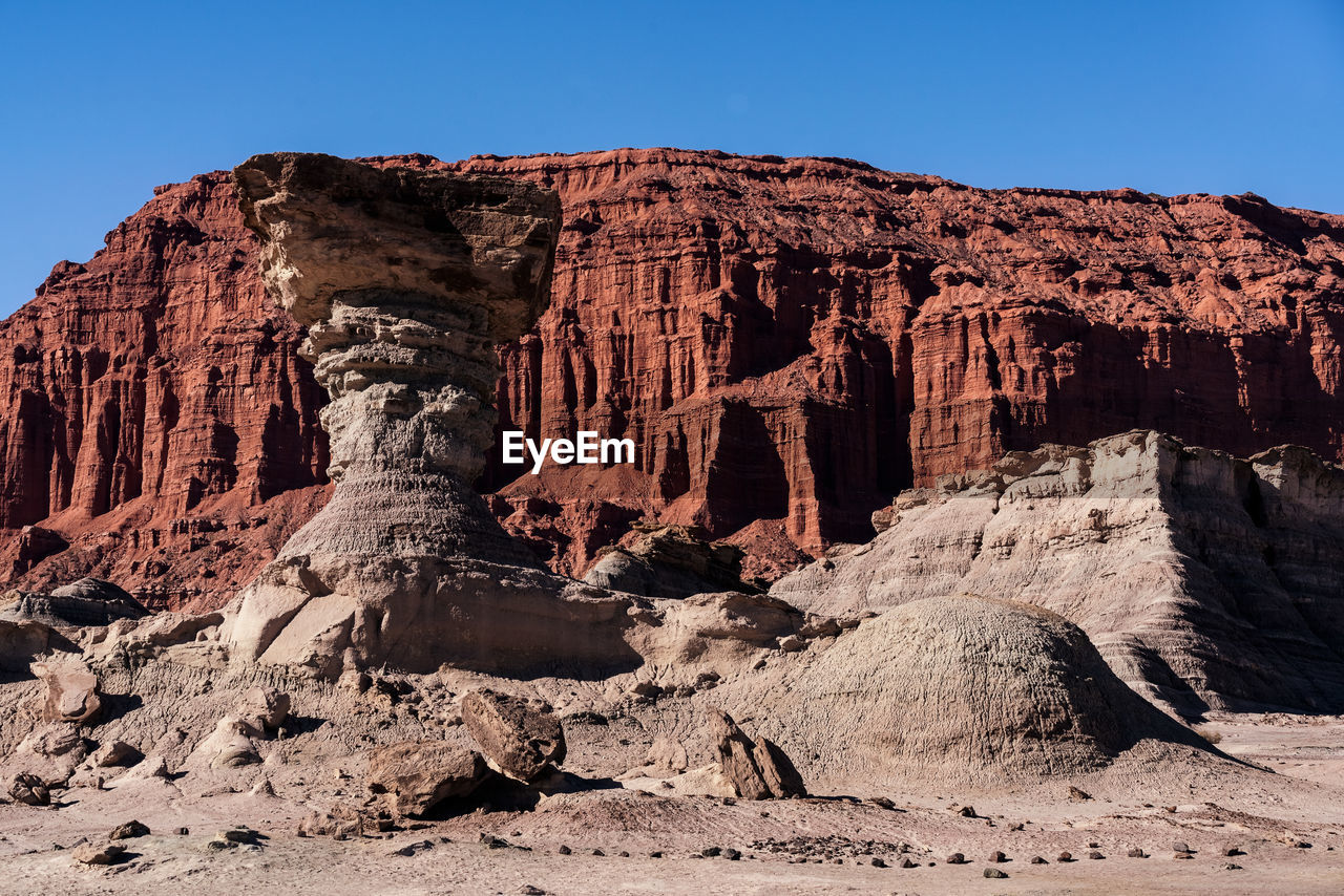 ROCK FORMATIONS IN A DESERT