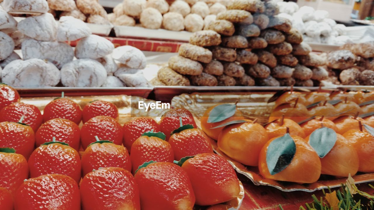 VARIOUS FRUITS FOR SALE IN MARKET