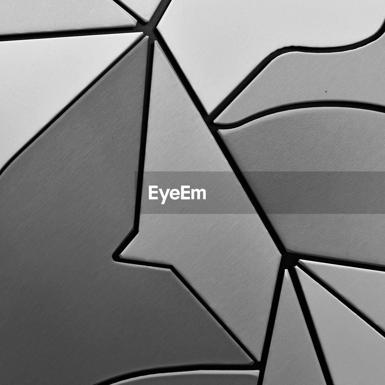 LOW ANGLE VIEW OF PATTERN