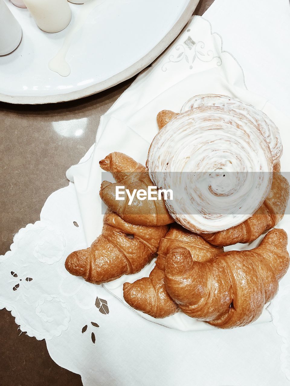 HIGH ANGLE VIEW OF FRESH BREAKFAST SERVED ON TABLE