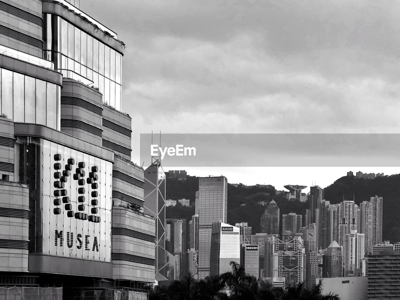 LOW ANGLE VIEW OF MODERN BUILDINGS AGAINST SKY