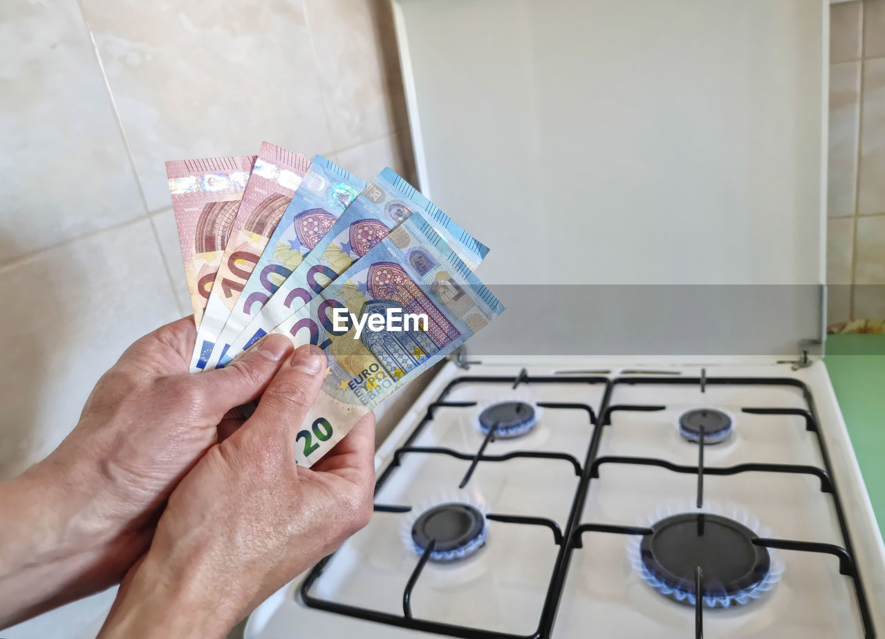 Energy efficiency with gas cooker and euro currency  the cost of natural gas is more expensive 