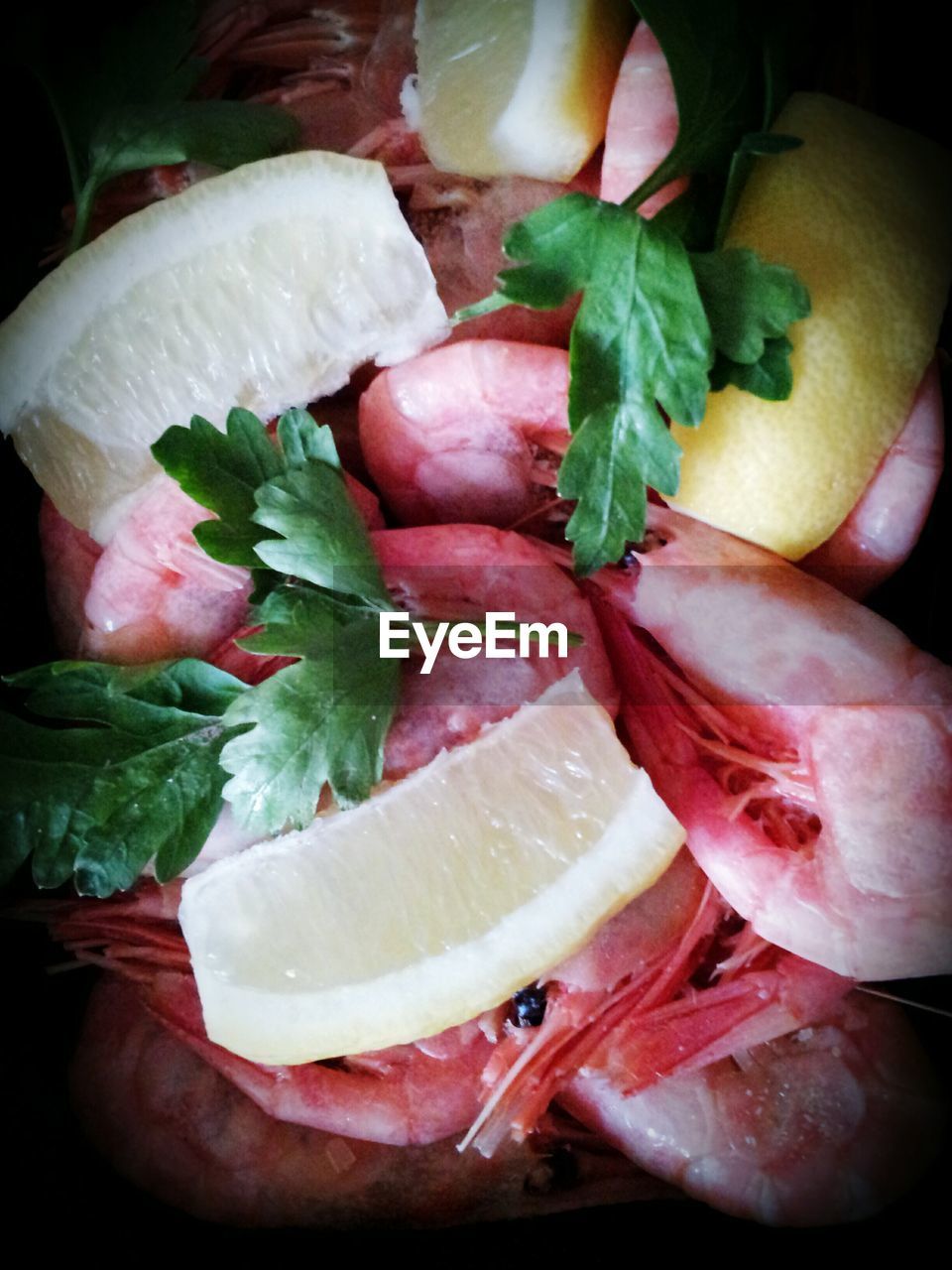 Shrimps with lemon and parsley