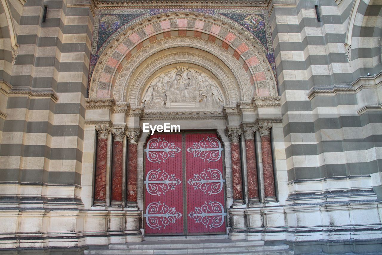 ENTRANCE OF BUILDING