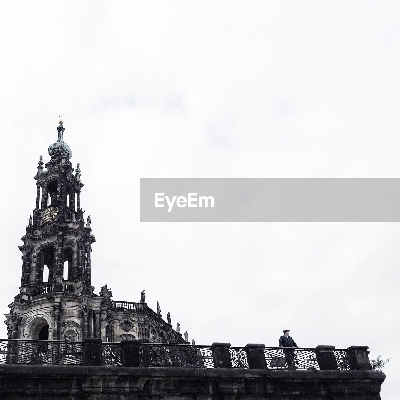 LOW ANGLE VIEW OF MONUMENT