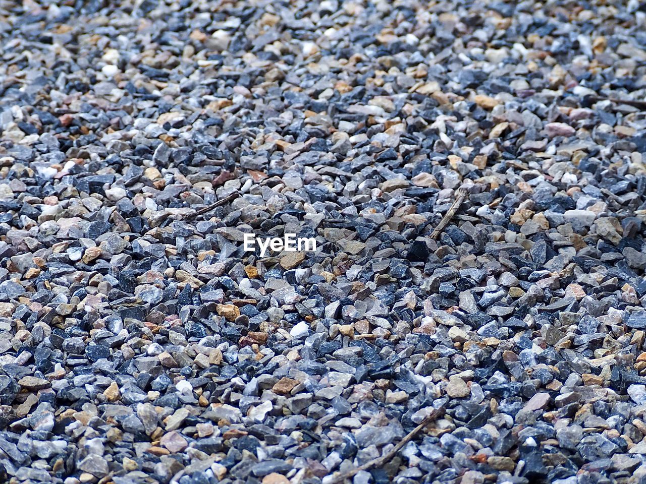 FULL FRAME SHOT OF PEBBLES