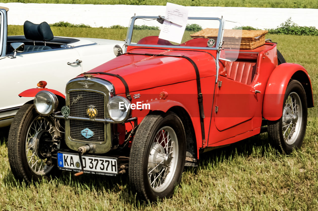 VINTAGE CAR ON LAND