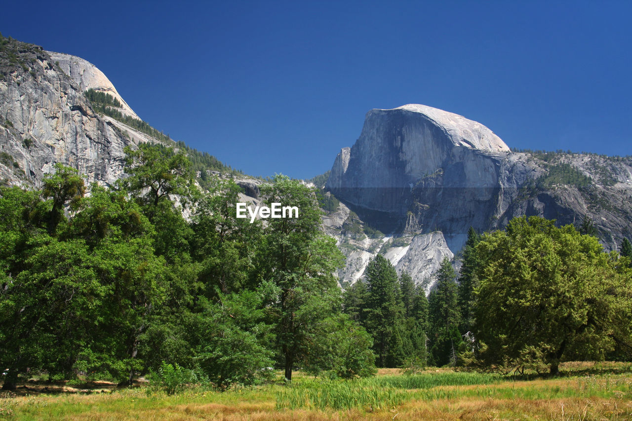 Beautiful landscape of half dome mountain of yosemite national park, california, usa. valley view 