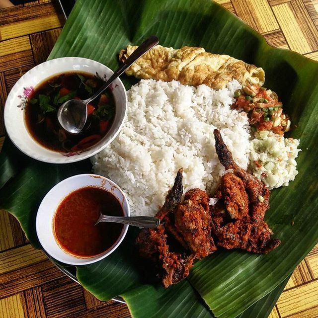 CLOSE-UP OF SERVED FOOD