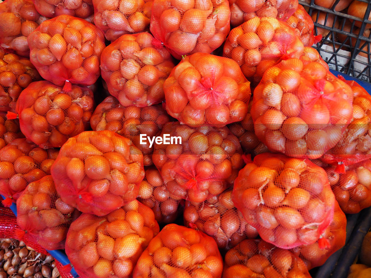 FULL FRAME SHOT OF STRAWBERRIES IN MARKET