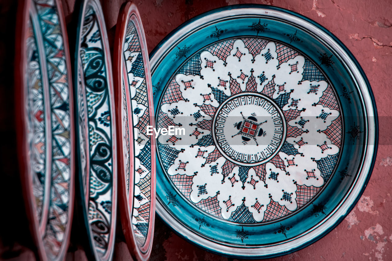 CLOSE-UP OF ORNATE WALL