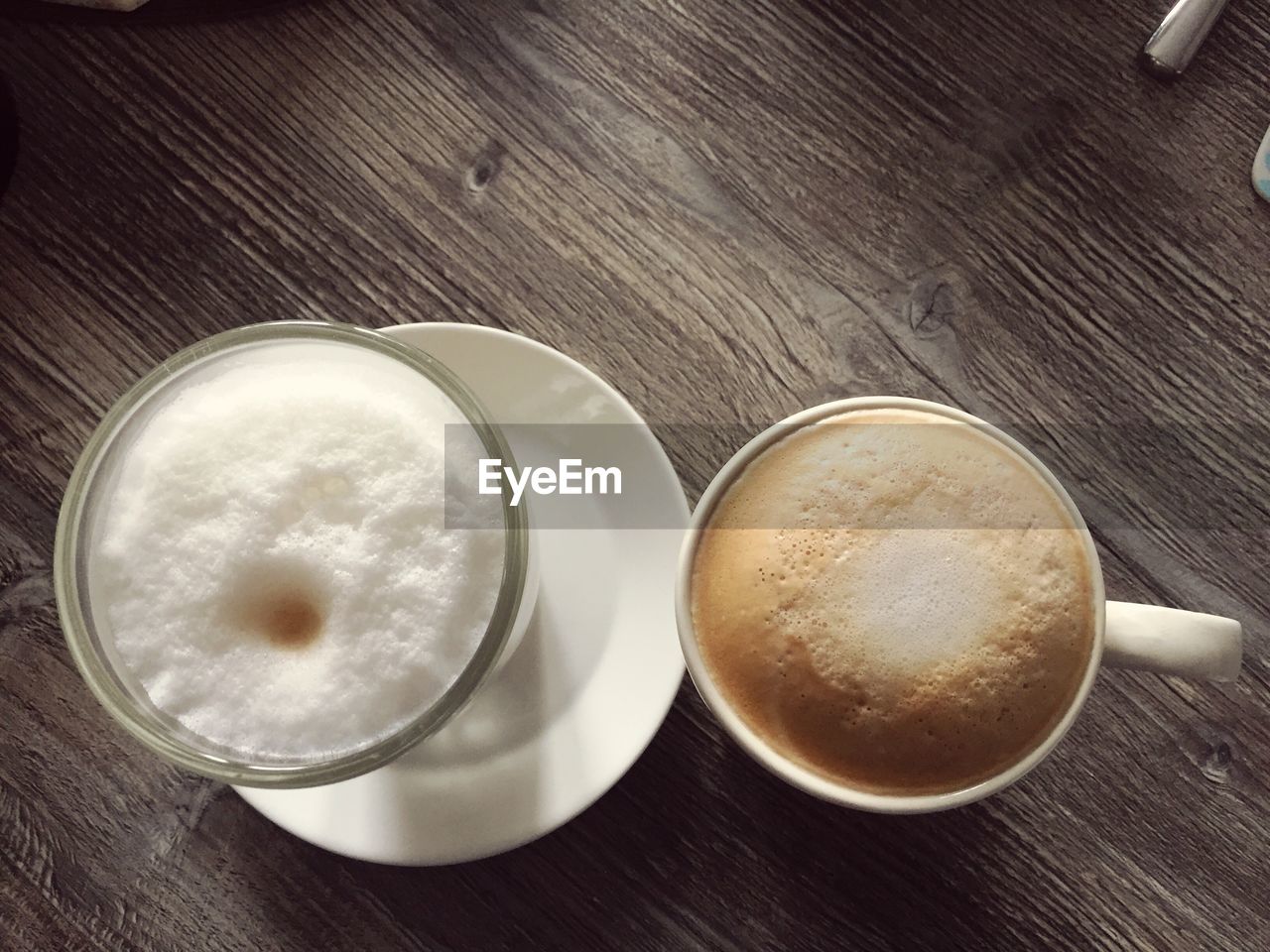 DIRECTLY ABOVE SHOT OF COFFEE AND TEA ON TABLE