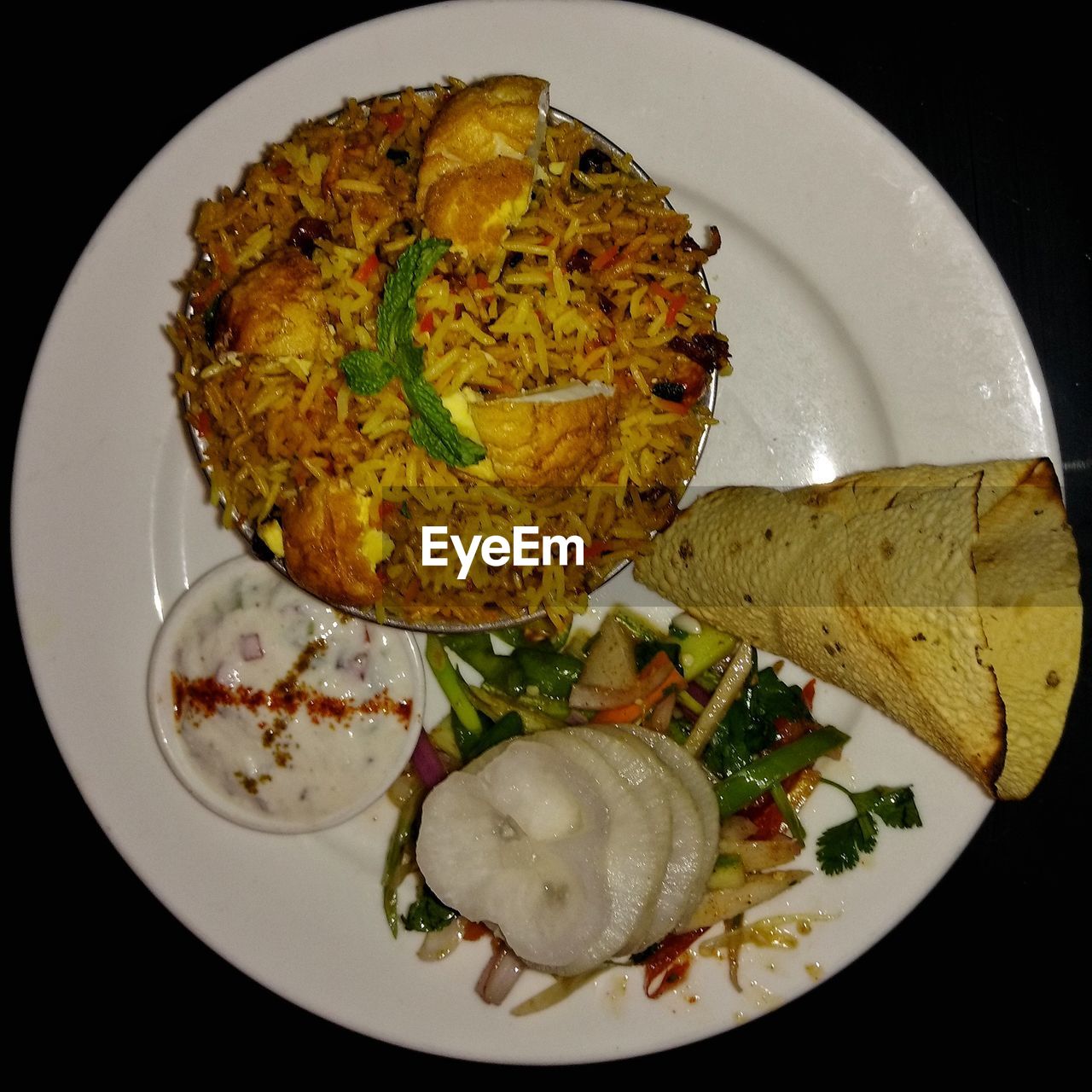 CLOSE-UP OF FOOD SERVED ON PLATE