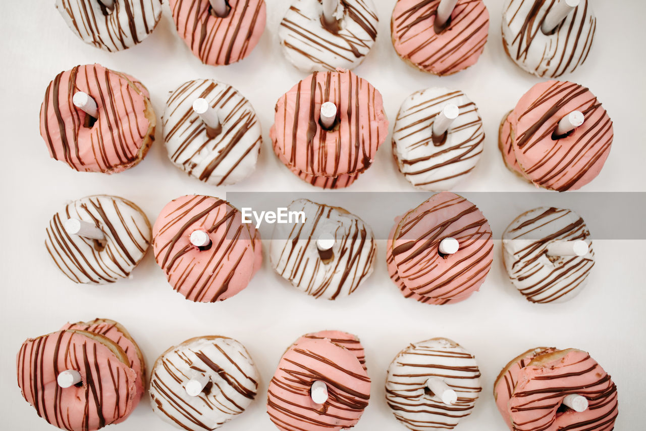 DIRECTLY ABOVE SHOT OF FOOD ON TABLE AGAINST WHITE BACKGROUND