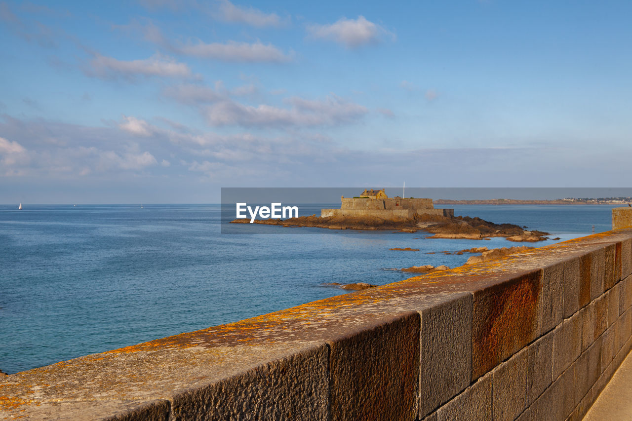 PANORAMIC VIEW OF SEA AGAINST SKY