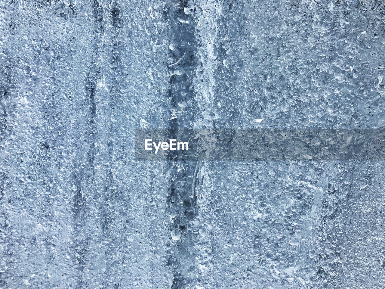 FULL FRAME SHOT OF BLUE TEXTURED SURFACE