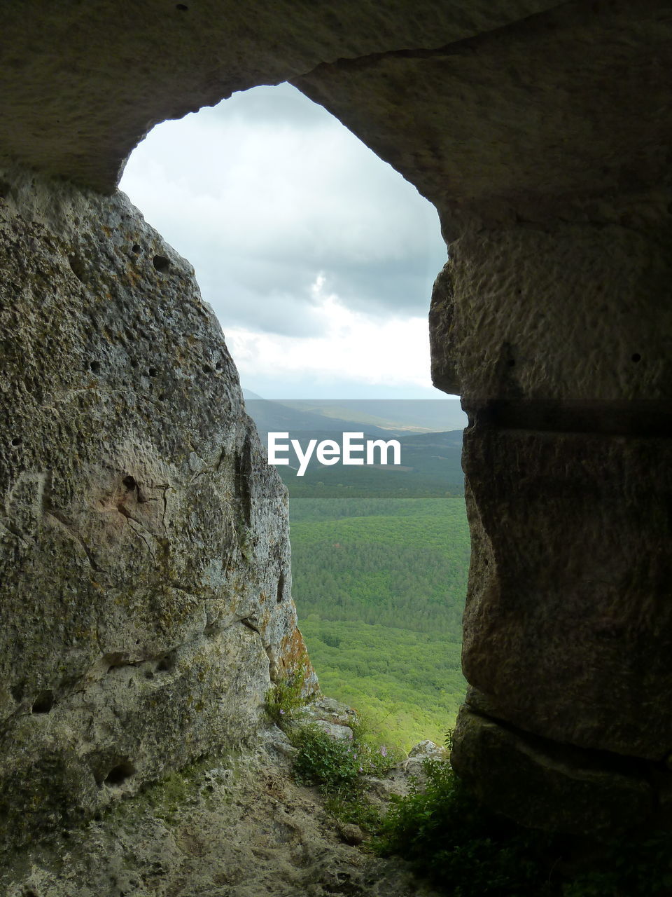 SCENIC VIEW OF ROCKY MOUNTAINS