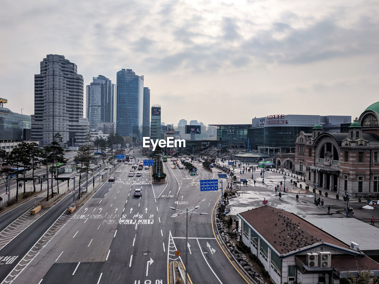 High angle view of empty boulevard in seoul.