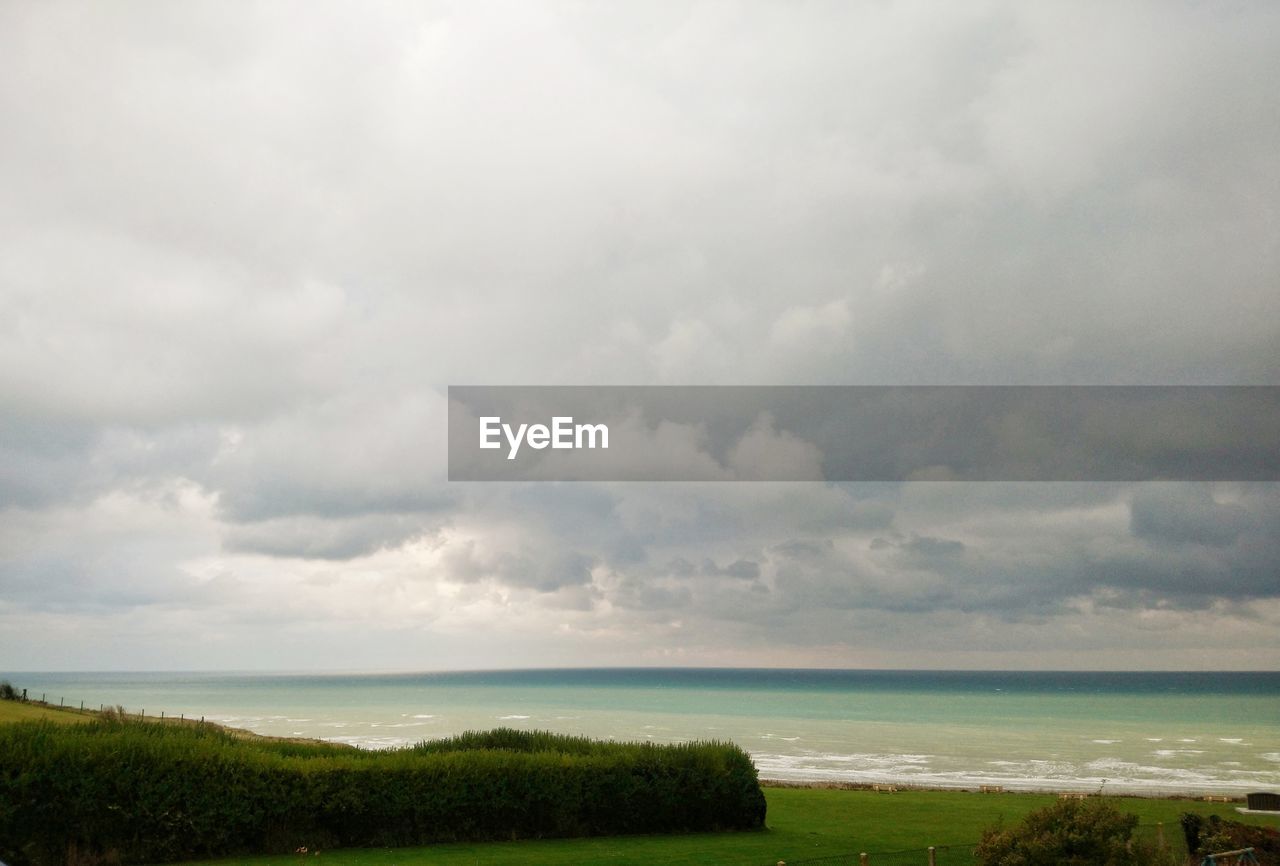 IDYLLIC VIEW OF SEA AGAINST SKY